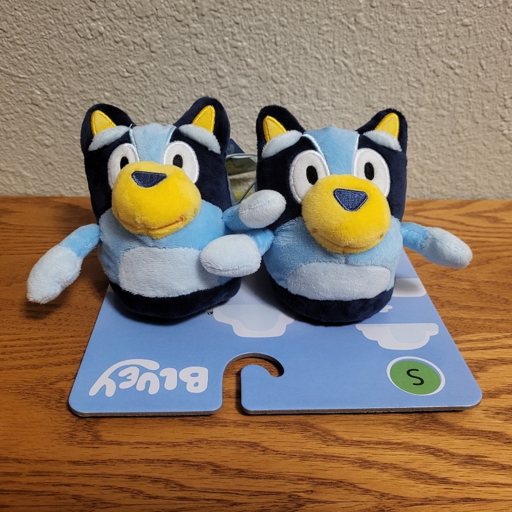 NWT Ludo Studio Bluey Slippers Size S